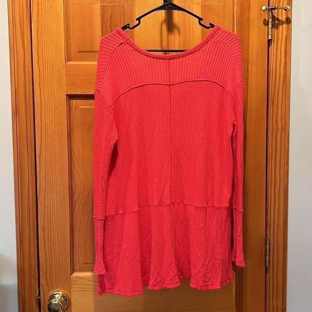 Free People Sunset Park Coral Thermal Waffle Knit V-Neck High Low Long Sleeve - Picture 5 of 8